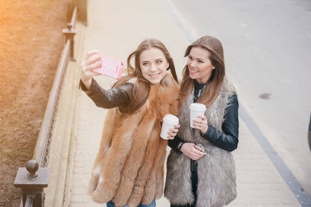 young models in fur coats - Fotografie, Obrázek
