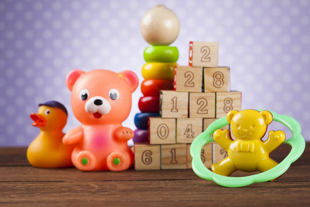 Collezione di giocattoli in legno
  - Foto, immagini