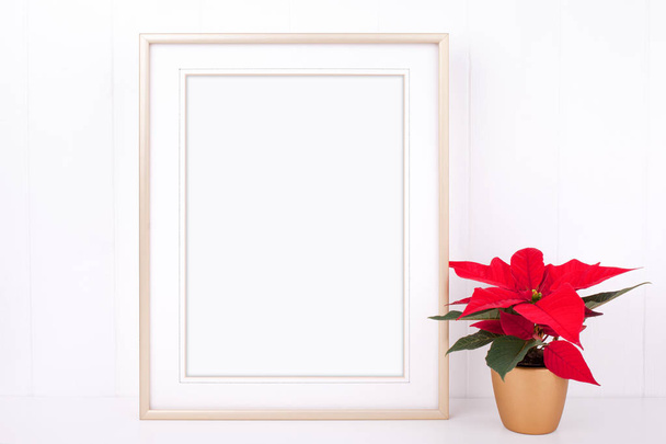 Fotografía de stock estilo maqueta de Navidad con marco de oro
 - Foto, Imagen