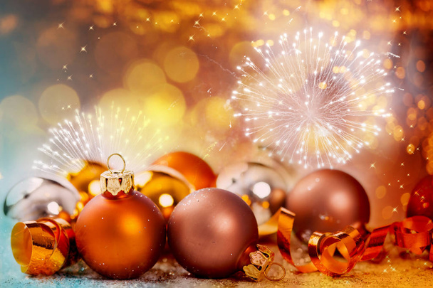 kerstmis achtergrond met ballen - Foto, afbeelding