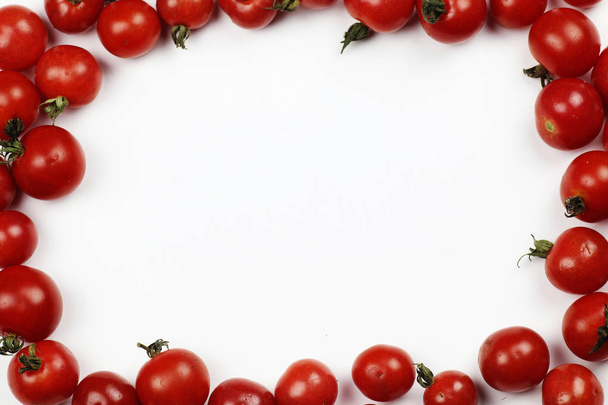白い背景のトマト - 写真・画像