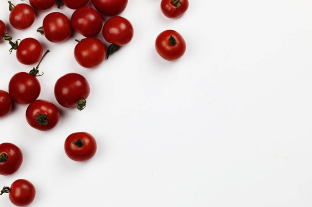 Pomidory na białym tle - Zdjęcie, obraz