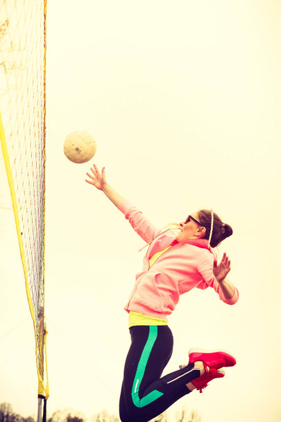 Woman volleyball player outdoor on court - Fotó, kép