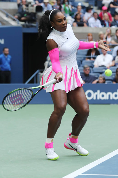 Grand Slam champion Serena Williams of United States in action during her round four match at US Open 2016 - Foto, immagini