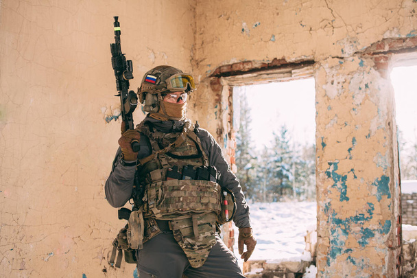 Γρανάζι spetsnaz ρωσική Fsb αξιωματικός στην επίθεση. Αντιτρομοκρατικές ειδικές δυνάμεις στρατιώτης. - Φωτογραφία, εικόνα