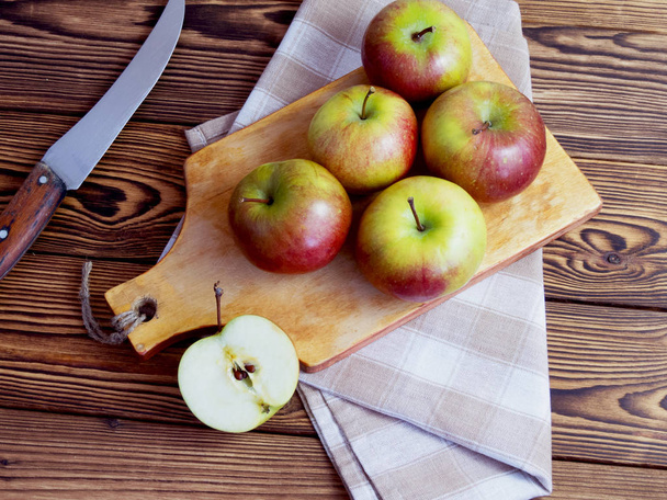 delicious fresh red apples - 写真・画像