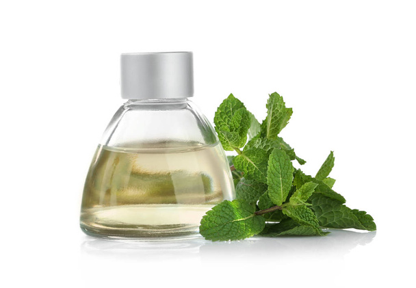 Essential oil with mint - Photo, Image