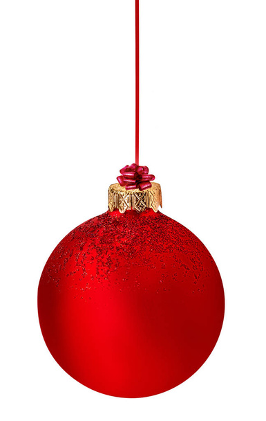 Рождественский бал висит на ленте изолирован
  - Фото, изображение