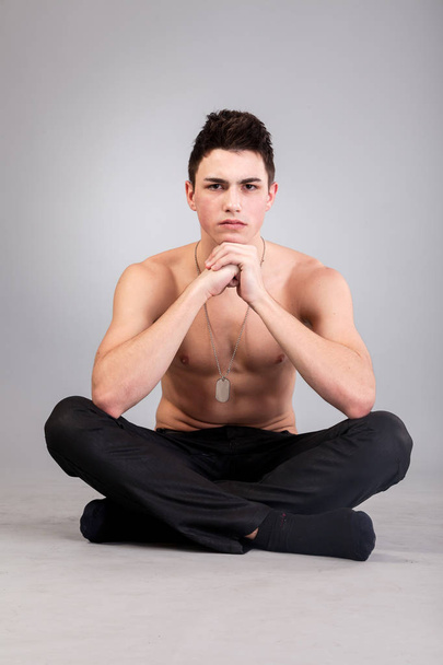 young bodybuilder man - Foto, Imagen