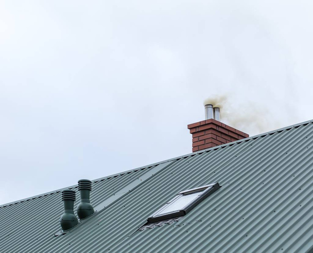 Будиночок з літаючим димом
 - Фото, зображення