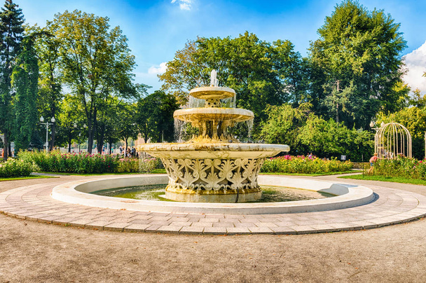 Scenic Fountain inside Gorky Park, Moskova, Venäjä
 - Valokuva, kuva