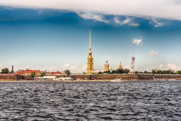 Näkymä Pietarin ja Paavalin linnoitukseen, Pietari, Venäjä
 - Valokuva, kuva