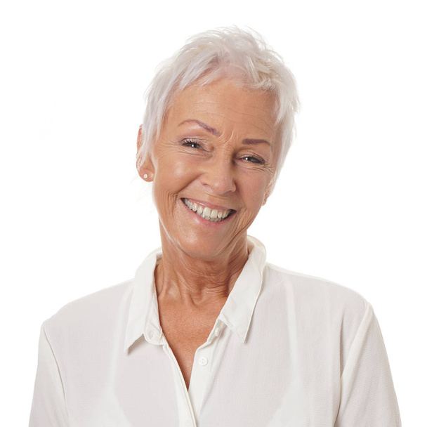 heureuse dame plus âgée dans sa soixantaine
 - Photo, image