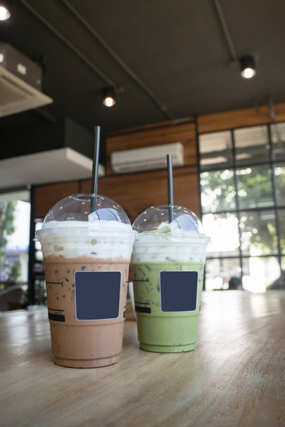 Vaso helado de té verde y café
 - Foto, imagen