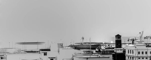 Fekete-fehér - kilátással a kikötőre, a Port Elizabeth - Fotó, kép