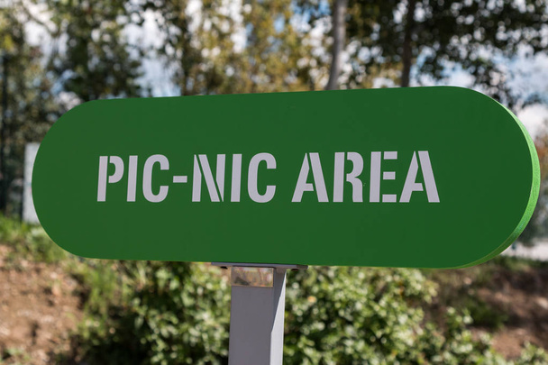 Picknickplatzschild: grünes Symbol - Foto, Bild
