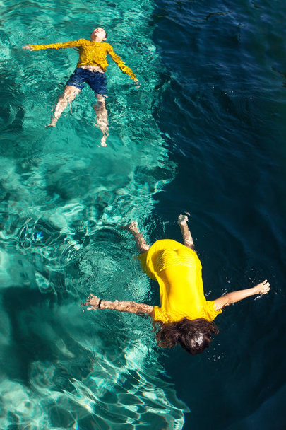 two children in the pool - Fotoğraf, Görsel