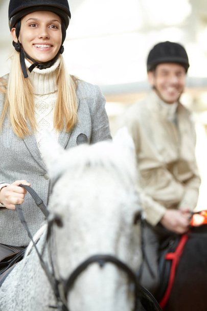 Žena, naučit se jezdit na koni  - Fotografie, Obrázek