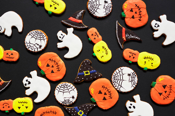 Fond créatif avec biscuits d'Halloween
 - Photo, image