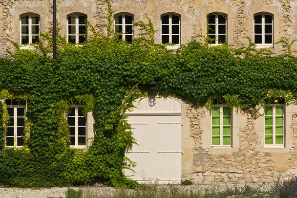 Facade of the Provencal house, France - Foto, Imagen