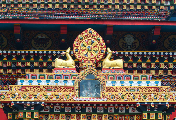 Tafsilât-in Bhutan Budist tapınağı Bodhgaya, Hindistan. - Fotoğraf, Görsel