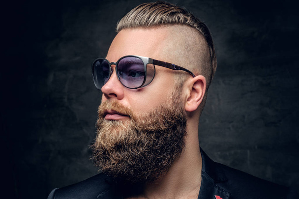 Bearded male in sunglasses - Foto, Imagem