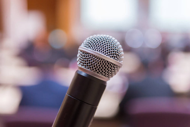 Mikrofon v plnění místnosti před konferenci - Fotografie, Obrázek