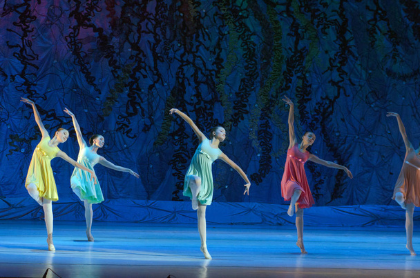 Show Ballet pearls    - Foto, immagini