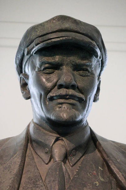 Vladimir Lenin büstü  - Fotoğraf, Görsel