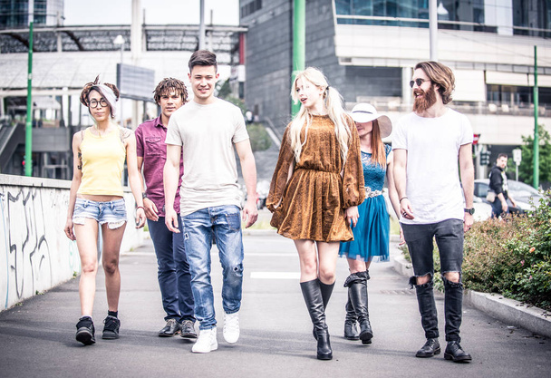 Group of teenagers walking  - Foto, Bild