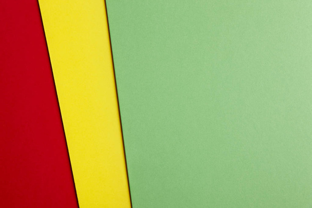 Gekleurd karton achtergrond in groen geel rood Toon. Kopie spa - Foto, afbeelding