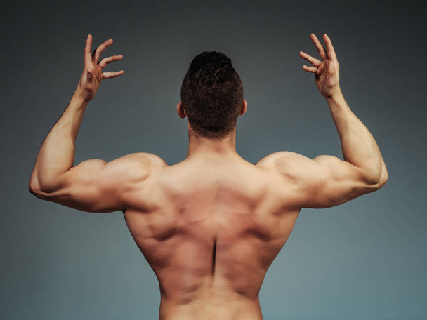 sexy muscular man athlete - Foto, Bild