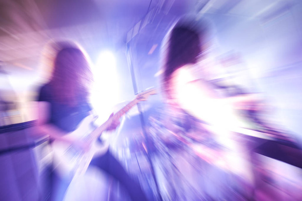 motion blurred rock bändi
 - Valokuva, kuva