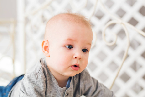 Portrait de bébé garçon mignon - Photo, image