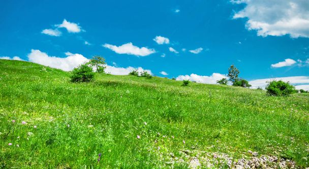 Monténégro collines, herbe verte et nuages
 - Photo, image