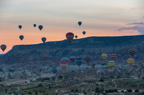 Hot Air Balloons over Cappadocia - Foto, imagen