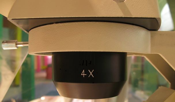 Fecho do microscópio
 - Foto, Imagem