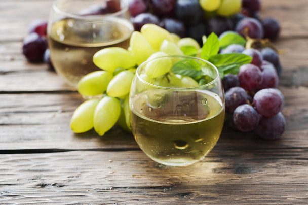White grapes juice  - Фото, изображение