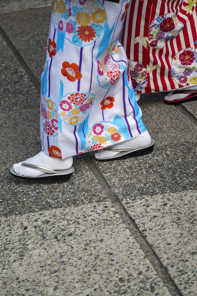 Традиционные сандалии гейши
 - Фото, изображение