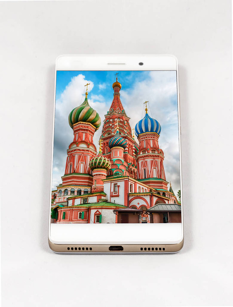 Smartphone moderno exibindo imagem de tela cheia de Moscou, Rússia
 - Foto, Imagem