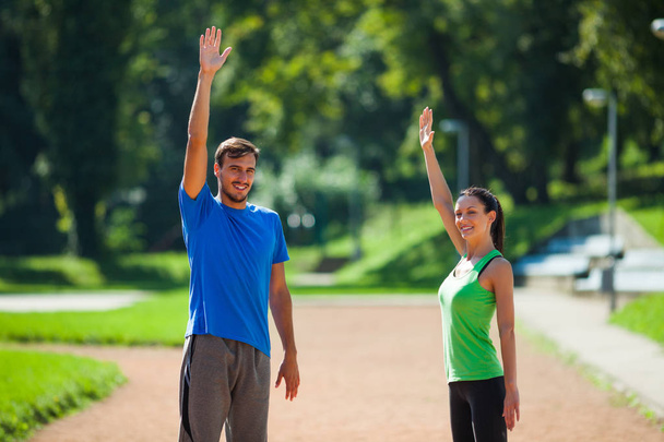 Gente deportiva haciendo ejercicio
 - Foto, Imagen