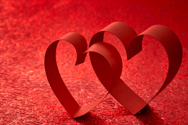 Corazón de cinta roja
 - Foto, imagen