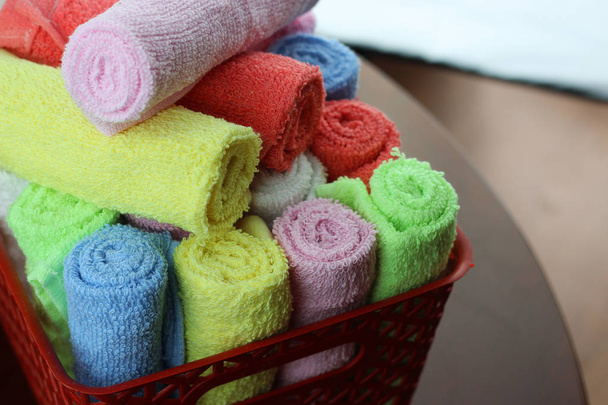 ensemble de serviettes multicolores
 - Photo, image