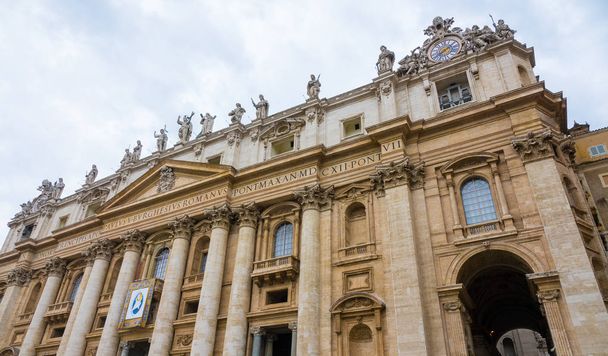 Εντυπωσιακή Βασιλική του St Peters-Ρώμη - η πιο σημαντική καθολική πάρκο στον κόσμο στο Βατικανό - Φωτογραφία, εικόνα