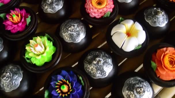 Πολύχρωμο άρωμα λουλουδιών σαπούνια - Πλάνα, βίντεο