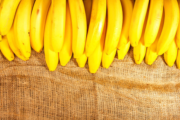 množství banánů na pytlovina - Fotografie, Obrázek