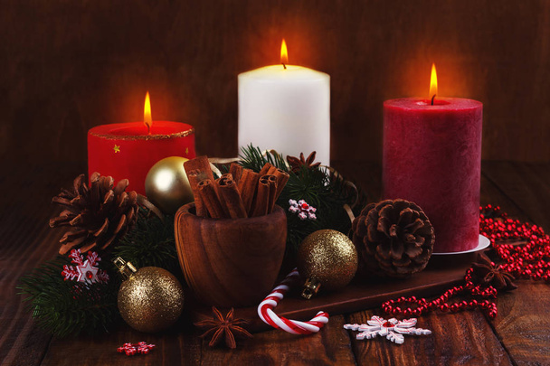 Різдвяні свічки та прикраси
 - Фото, зображення