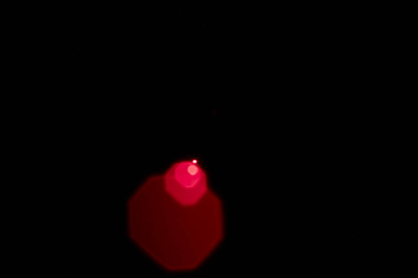 polygonale rote Lichtstrahlen - Foto, Bild