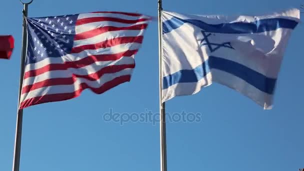 große amerikanische und israelische Flaggen wehen - Filmmaterial, Video