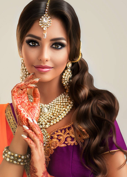 Красива Індійська дівчина
  - Фото, зображення